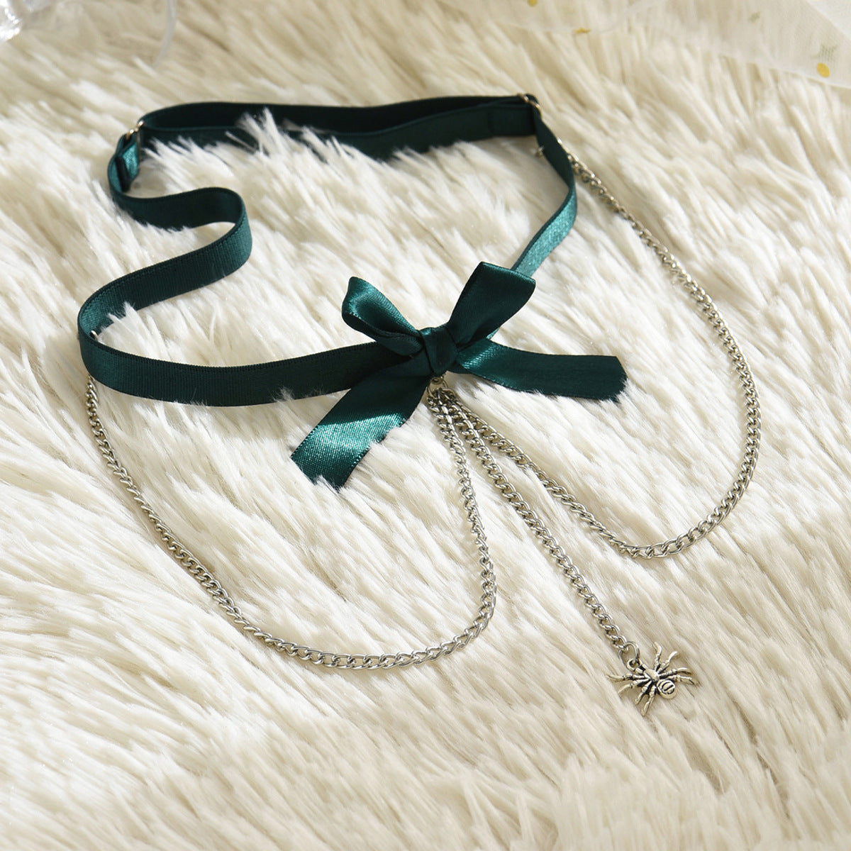 Dark Green Bow Scorpion Pendant Leg Garter