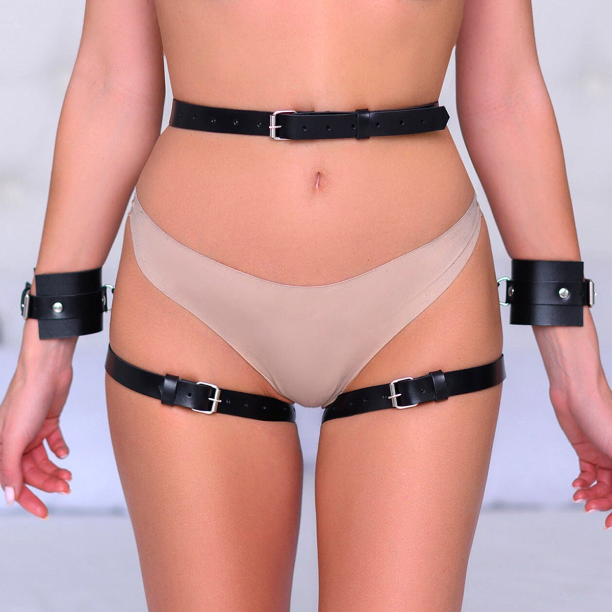 Adjustable Leg Harness For A Woman