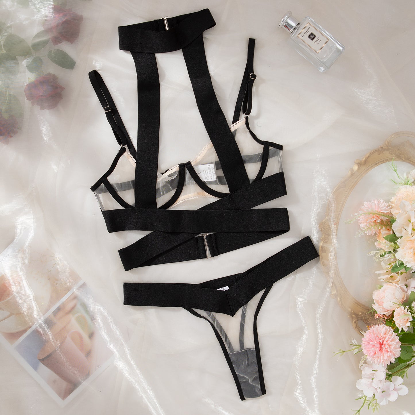 Contrast Lace Harness Design Lingerie Set