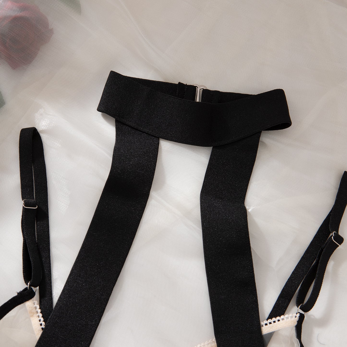 Contrast Lace Harness Design Lingerie Set