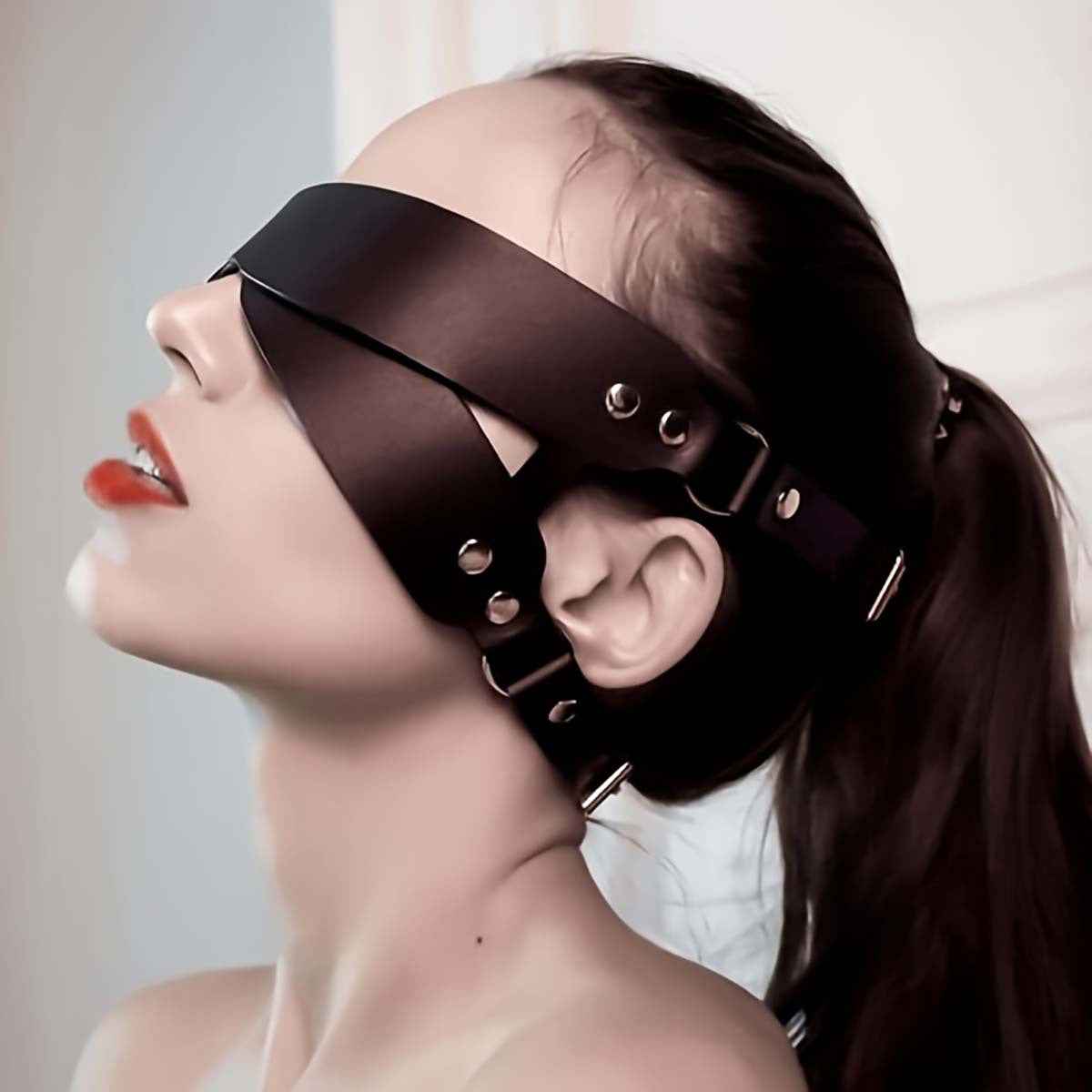 Harness leather Blindfold